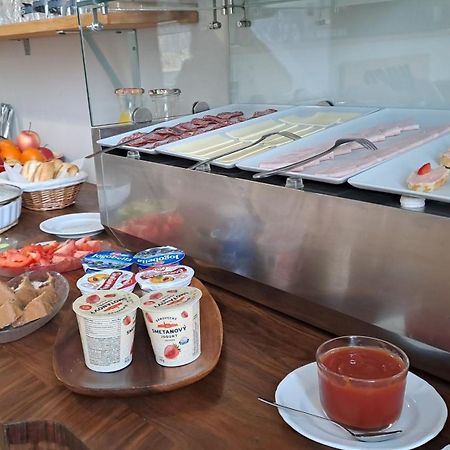 Bed & Breakfast Hugo Plesivec Εξωτερικό φωτογραφία