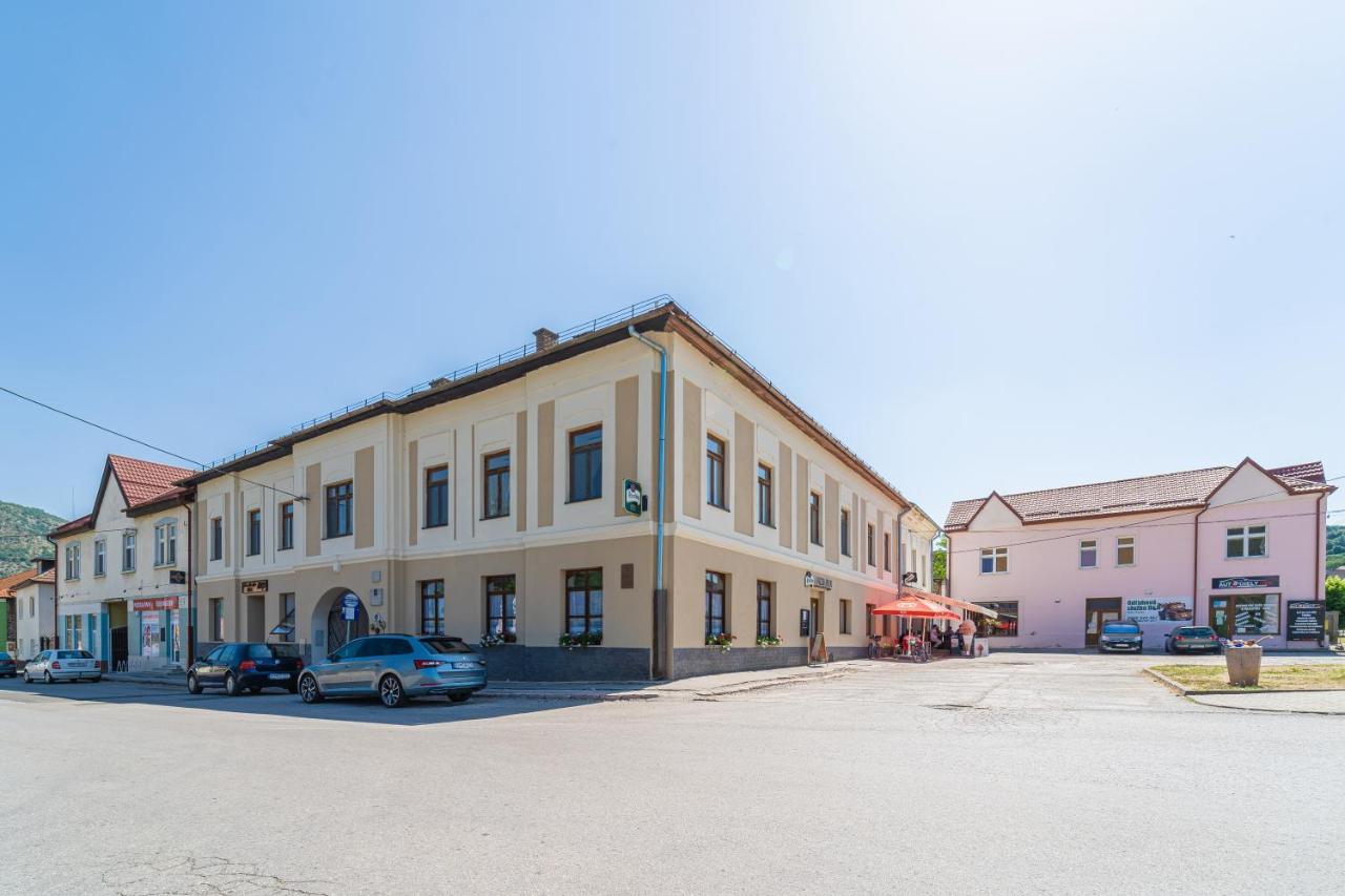 Bed & Breakfast Hugo Plesivec Εξωτερικό φωτογραφία