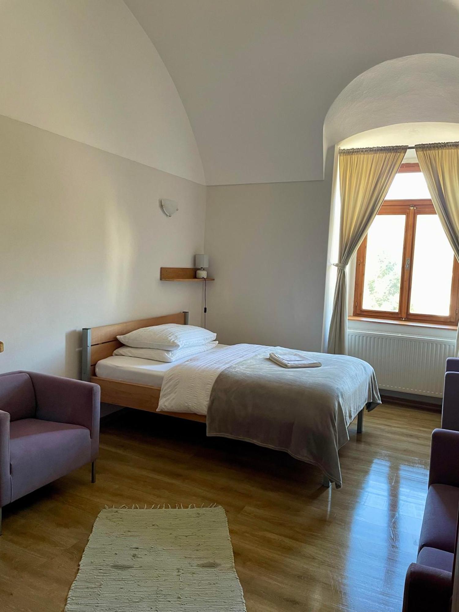 Bed & Breakfast Hugo Plesivec Εξωτερικό φωτογραφία
