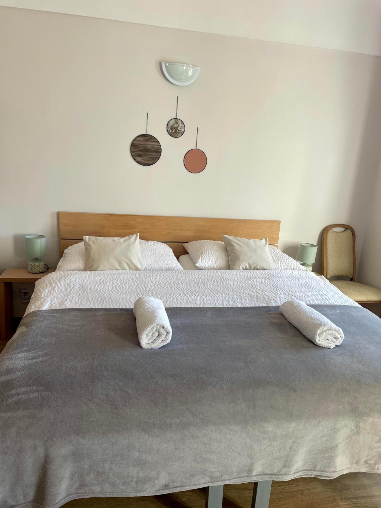 Bed & Breakfast Hugo Plesivec Εξωτερικό φωτογραφία